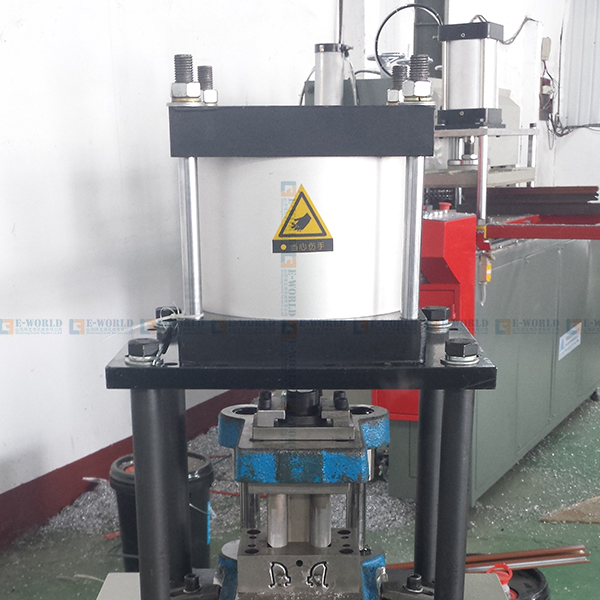 Aluminum profile punching machine
